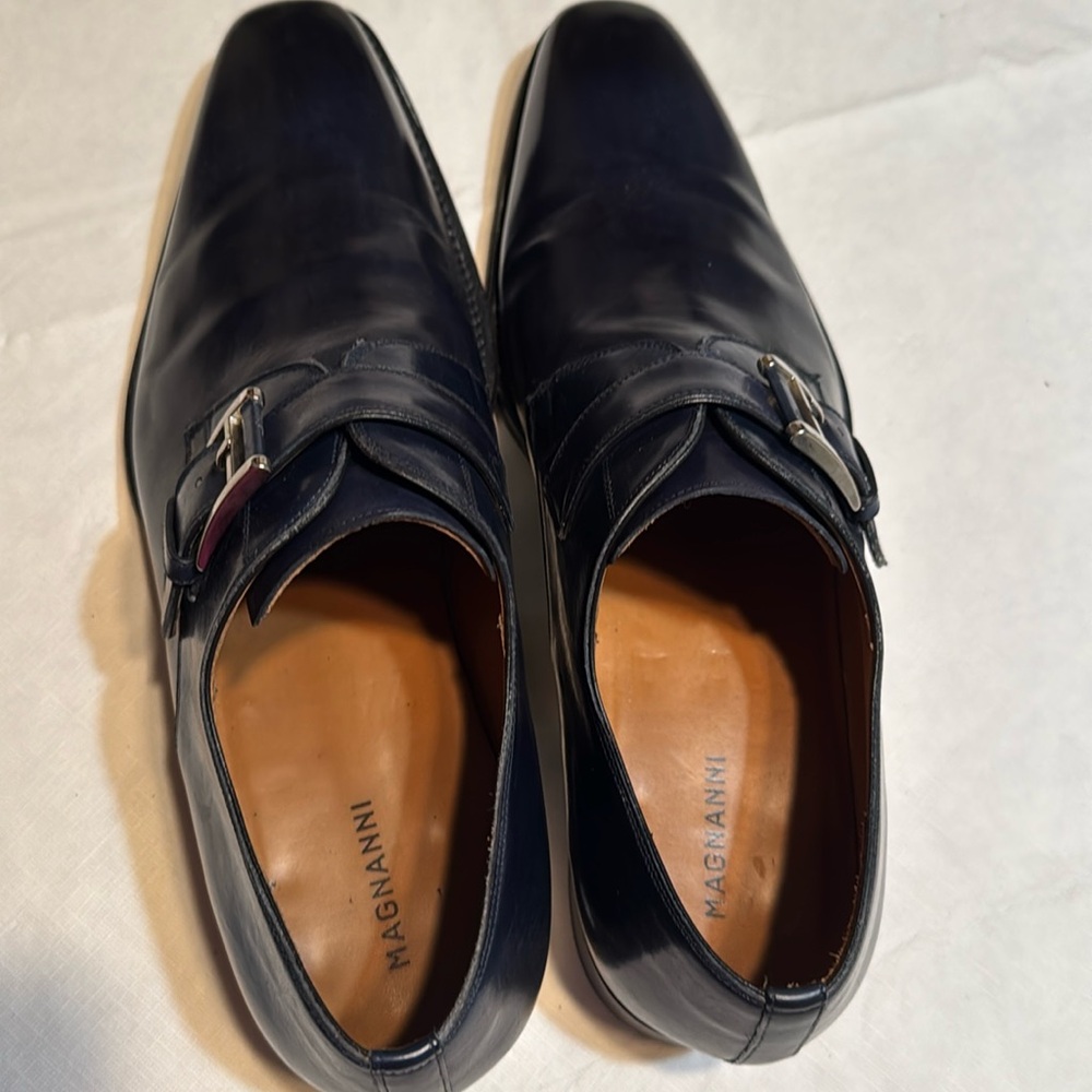 Men casual blue Magnanni shoe size 12.